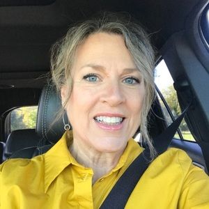 Meet your Posher, Robyn